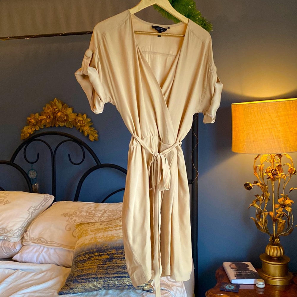 Robert Rodriguez 100% Silk Beige Dress